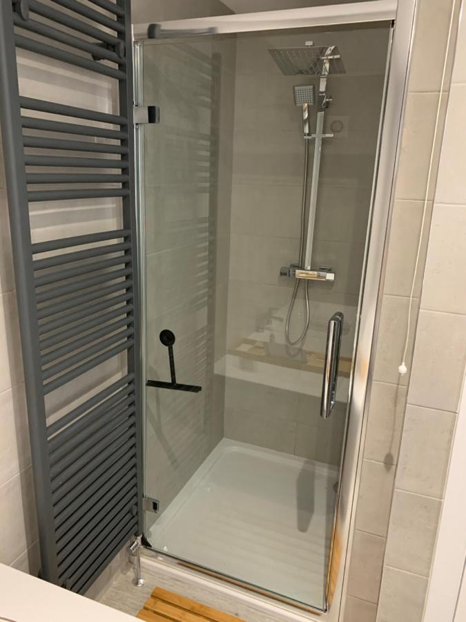 Seaview Aurora House - Central Luxury Apartment Warrenpoint Esterno foto